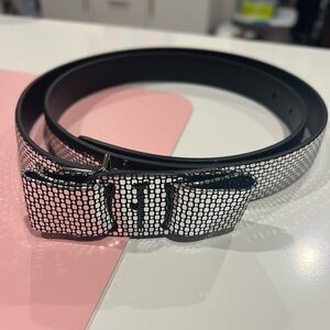 Ferragamo silver and black belt Size 100 CM (XL or 39inches)